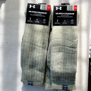 NWT  2 packs Unisex UA Hitch Coldgear Full Cushioned Boot Socks (4 pairs total)